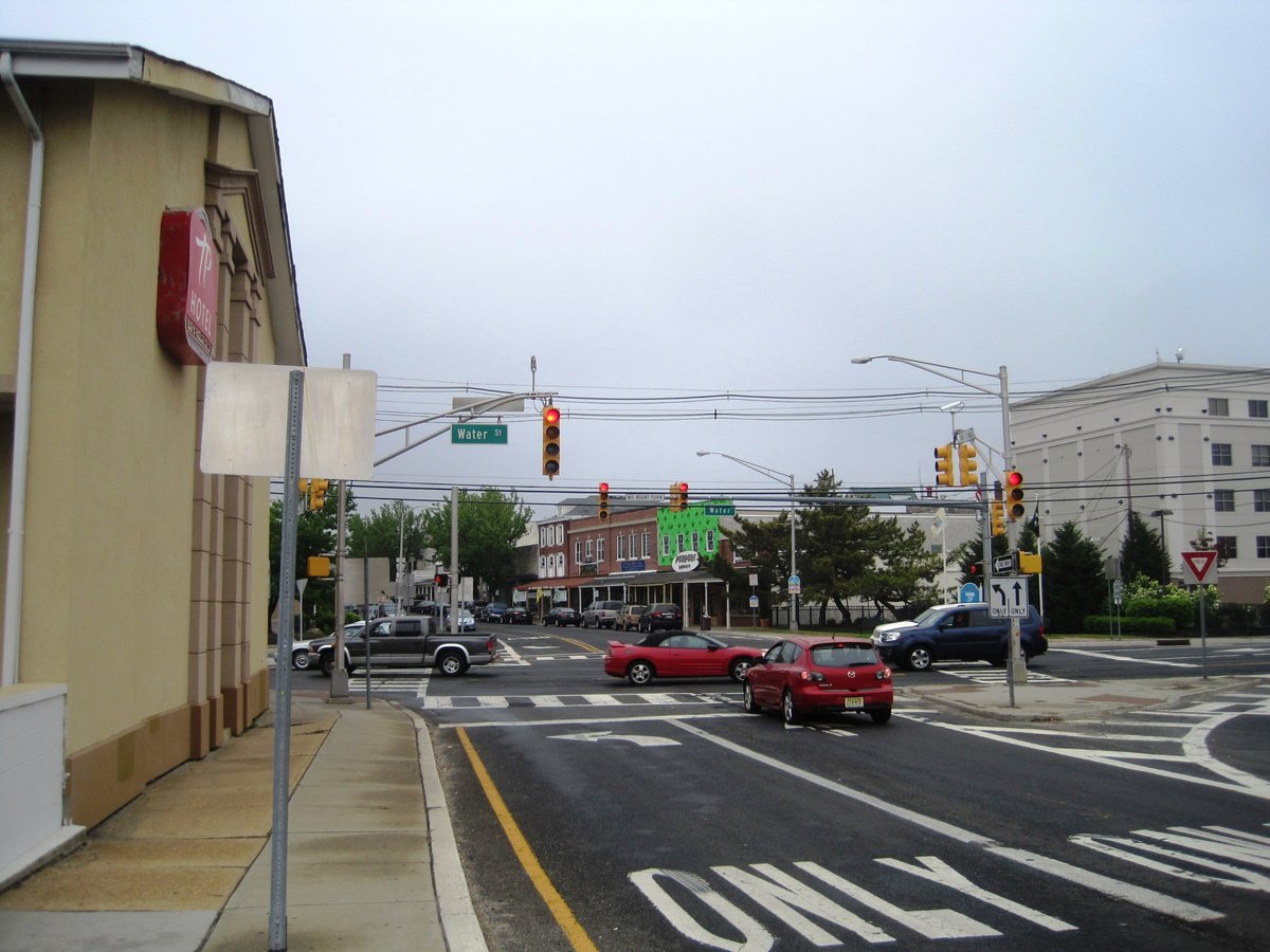 Downtown Doylestown, PA - トムズリバー (ニュージャージー州) - Wikipedia